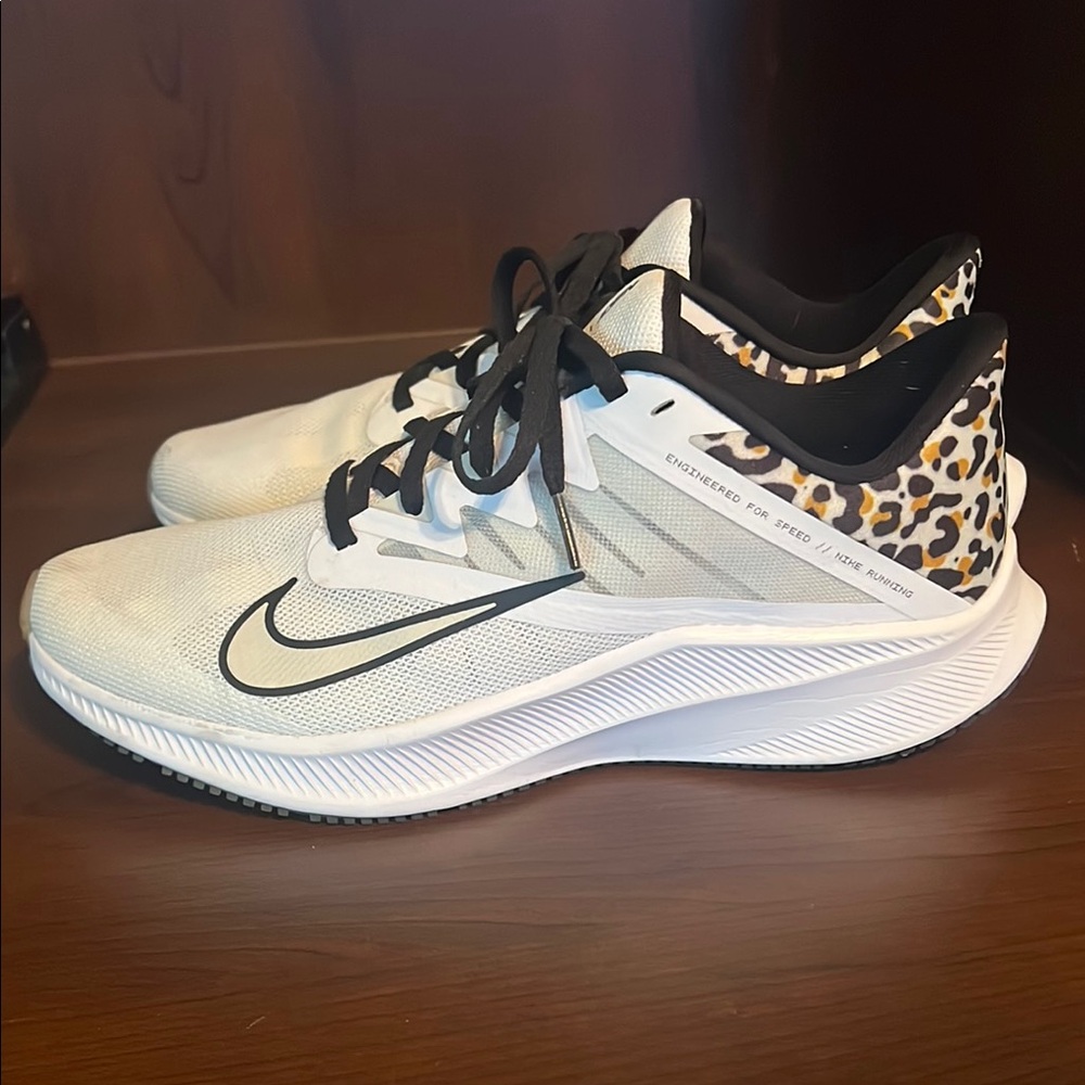 Nike Women's White and Black Running Shoes